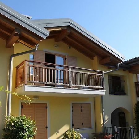 Mansarda Di Alex E Nataly Apartment Calceranica al Lago Exterior foto
