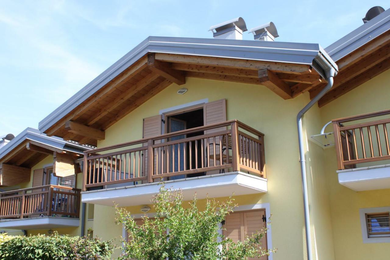 Mansarda Di Alex E Nataly Apartment Calceranica al Lago Exterior foto